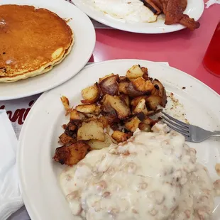 Dirty birdie and hungry henry