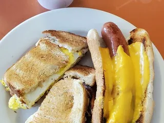 GM Dog N' Burger Shoppe