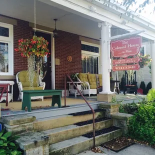 Colonial House On Main