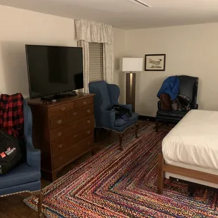 Good size tv and room.