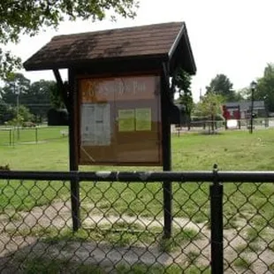 Colonial Place Dog Park Message Board