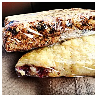 Apple, cranberry scone &amp; chocolate, raisin, oat bar.