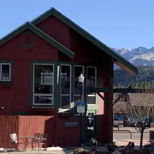 We have a gorgeous view of Pikes Peak!