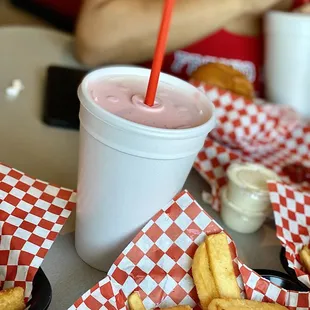 Large Strawberry Shake