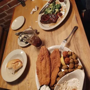food, chicken wings and fried chicken