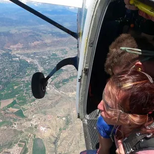 This place is a MUST for anybody who wants to have an amazing experience skydiving!