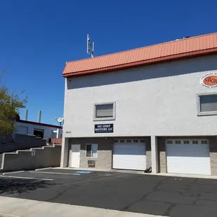 Once you see the CRCR sign, come around to the opposite side of the building and you're there.