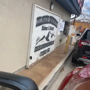 a view of the outside of a restaurant