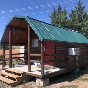 Cabin- no shade next to 25 freeway