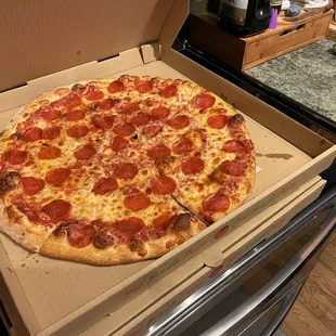 Pepperoni NY Thin Pizza