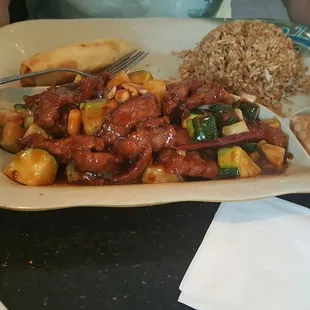 Kung-pow chicken, lunch special.  Watch out for the peppers!