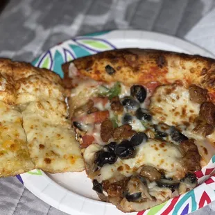 Cheesy Bread &amp; The Supremo Pizza