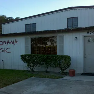a building with graffiti on it