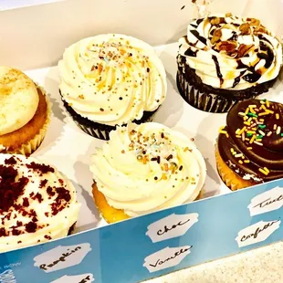 a dozen cupcakes