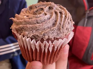 Colossal Cupcakes