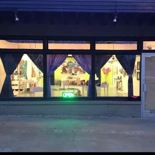 The Colour gallery from the outside, located near 15th and Harvard.