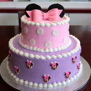 Minnie Mouse cake.