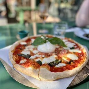 Burrata pizza