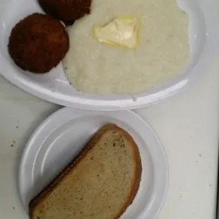 Best salmon cakes w/ grits and toasted rye bread