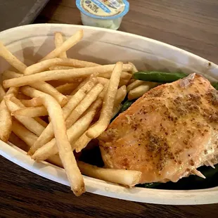 Maple-Mustard Glazed Salmon with fresh fries and steamed green beans ($14.80)-- and tartar sauce for fry-dippin'