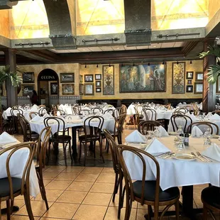 Dinning room. Very nice ambiance