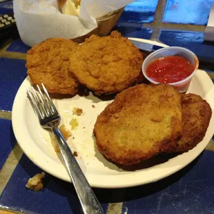 Fried green tomatoes. Way too much batter. Not crunchy.