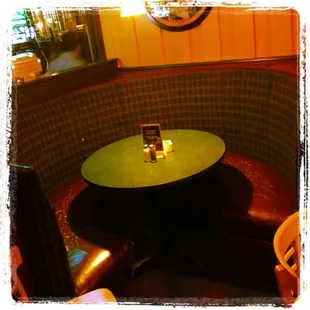 Great dive bar atmosphere.