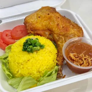 CƠM GÀ $14
(Crispy fried chicken rice)