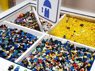 Rogue Brick Builders' Lounge