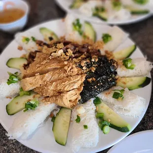 BH06- Banh Hoi Bo LA Lot+Tau Hu Ky +Thit N
