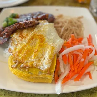 #51 - Com Tam Bi Cha Suon Nuong Trung Chien