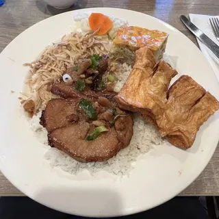 8. Com Tam Bi Cha Suon Tau Hu Ky