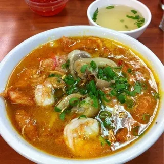 57. Banh Canh Tom Cua Gio Heo