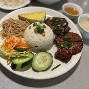 #52 Porkchop shredded pork egg cake, com suon bi cha