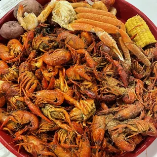 2lb crawfish and crab platter with 3extra pounds of crawfish