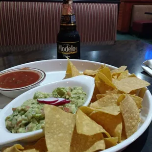 I asked for some guacamole. I expected a small dish of  it with my meal. I was given this within a minute or two along with my beer.