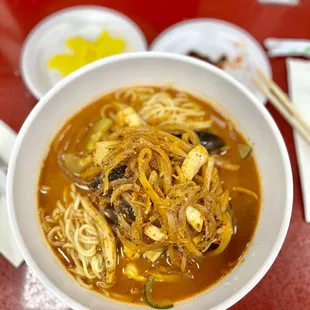 spicy seafood noodle