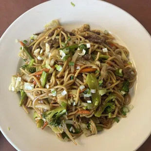Beef lo mein