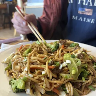 Beef lo mein