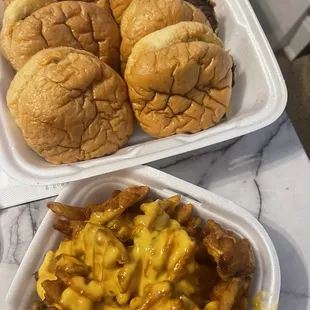 Seasoned Waffle Chili Fries with Squeeze Cheese
