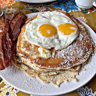 Banana Buttermilk Pancakes, bacon, and eggs