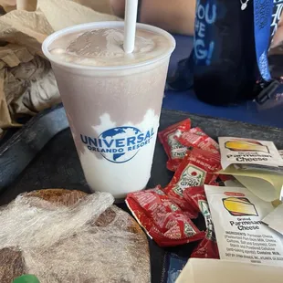 Swirled milkshake and cookie