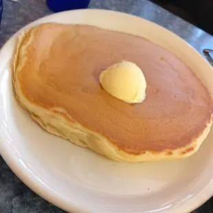 Very large pancake, quite thick, unfortunately it was pretty dense.
