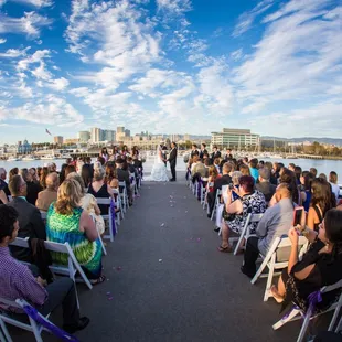 Have your perfect wedding on the San Francisco Bay, with the city-by-the-bay backdrop, on a beautiful yacht with Commodore Cruises &amp; Events.