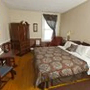 Comfortable, historic charm. (picture credit: Brian McCord, TN Home &amp; Farm)