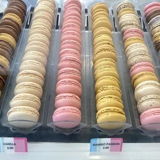 Vanilla Macaron