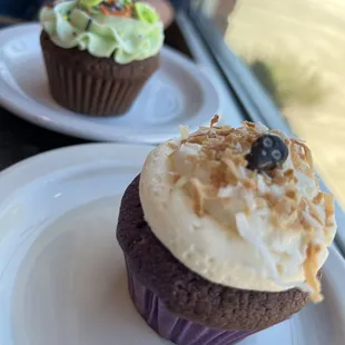 Peppermint &amp; Ube cupcakes