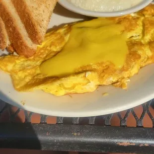 Shrimp and crawfish Omelet