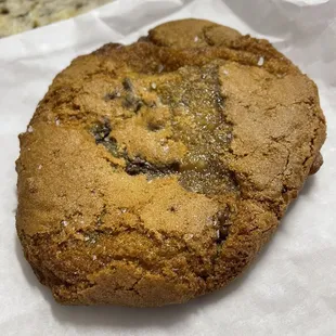 Chocolate chip cookie - fresh baked warm from the oven (crispy and chewy)