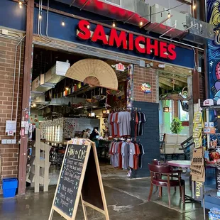 Common Market (CM) South End Inside
